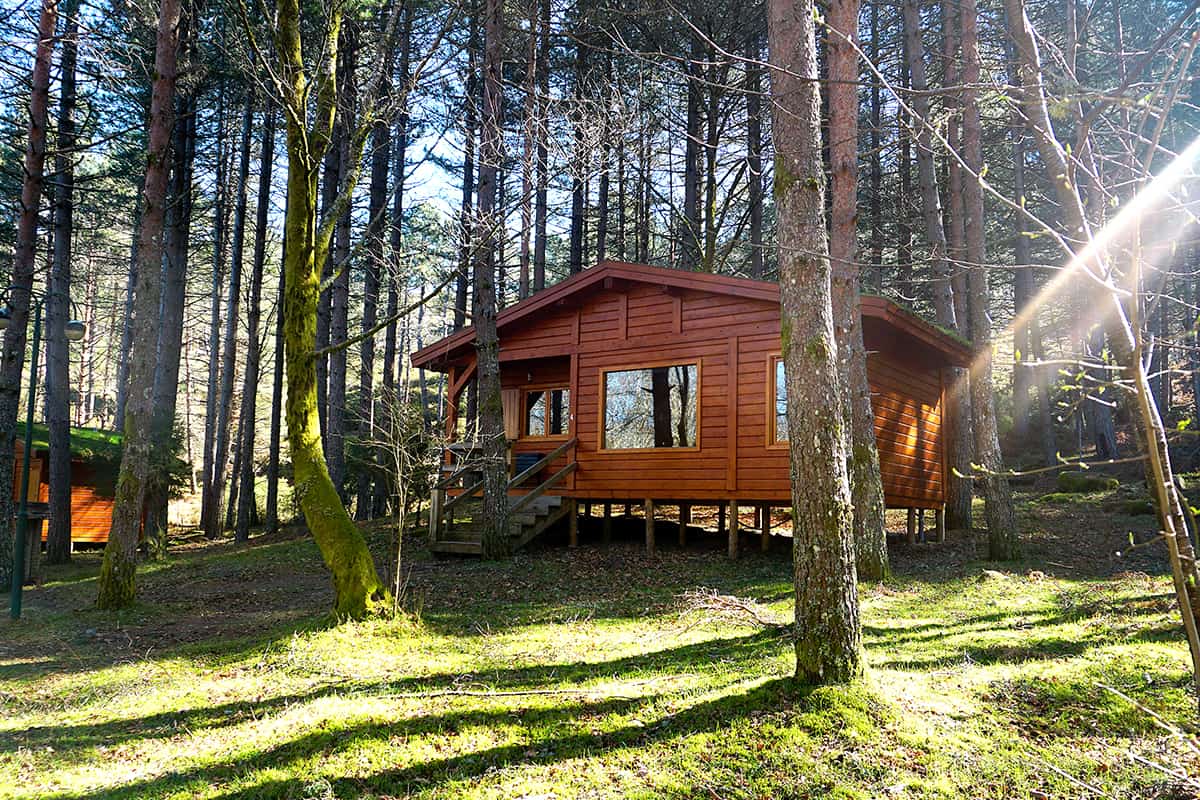 10 Small Log Cabins
