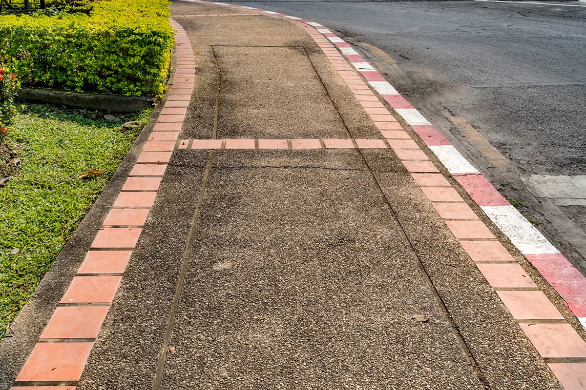 How Wide Is a Sidewalk